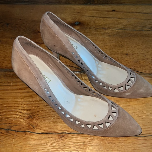 Tan Suede Pumps - Picture 4 of 6